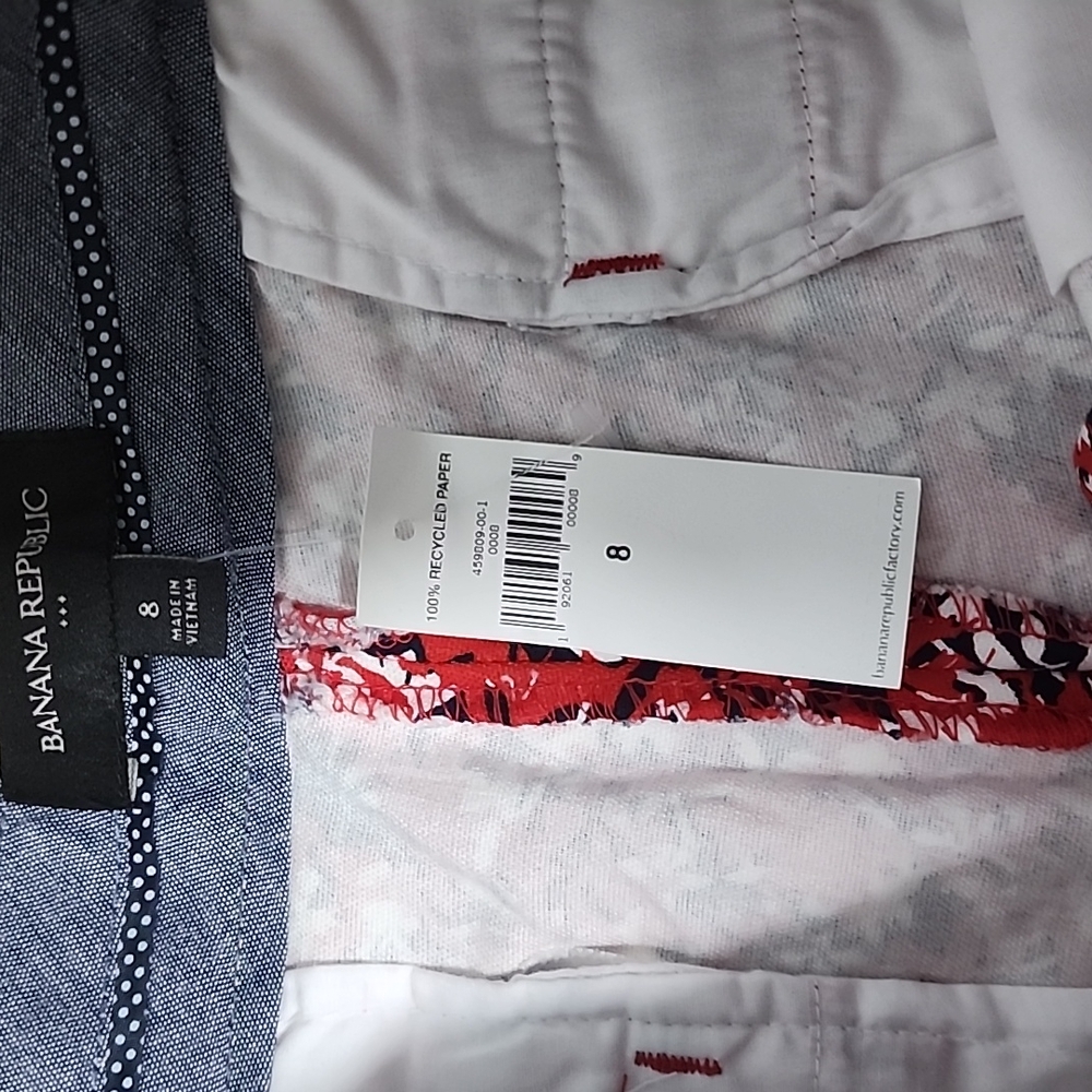 Short, red, Banana Republic, Size 8 - Picture 5 of 7